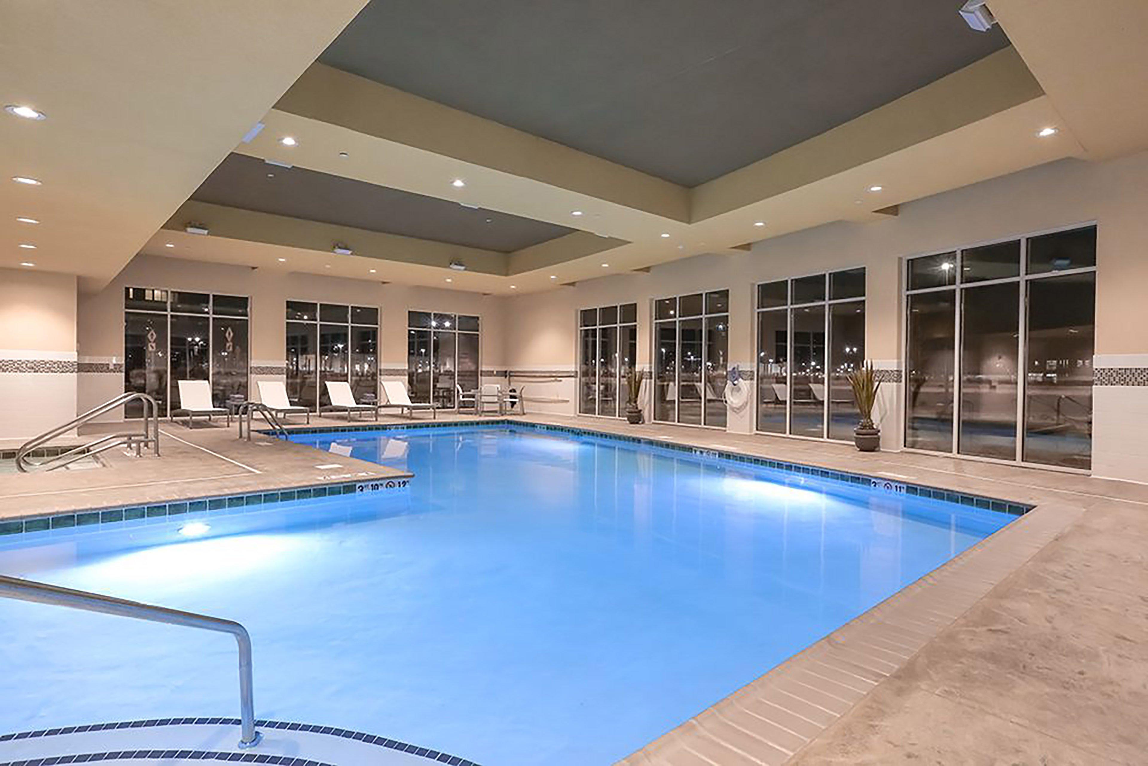 Holiday Inn And Suites East Peoria By Ihg Ngoại thất bức ảnh