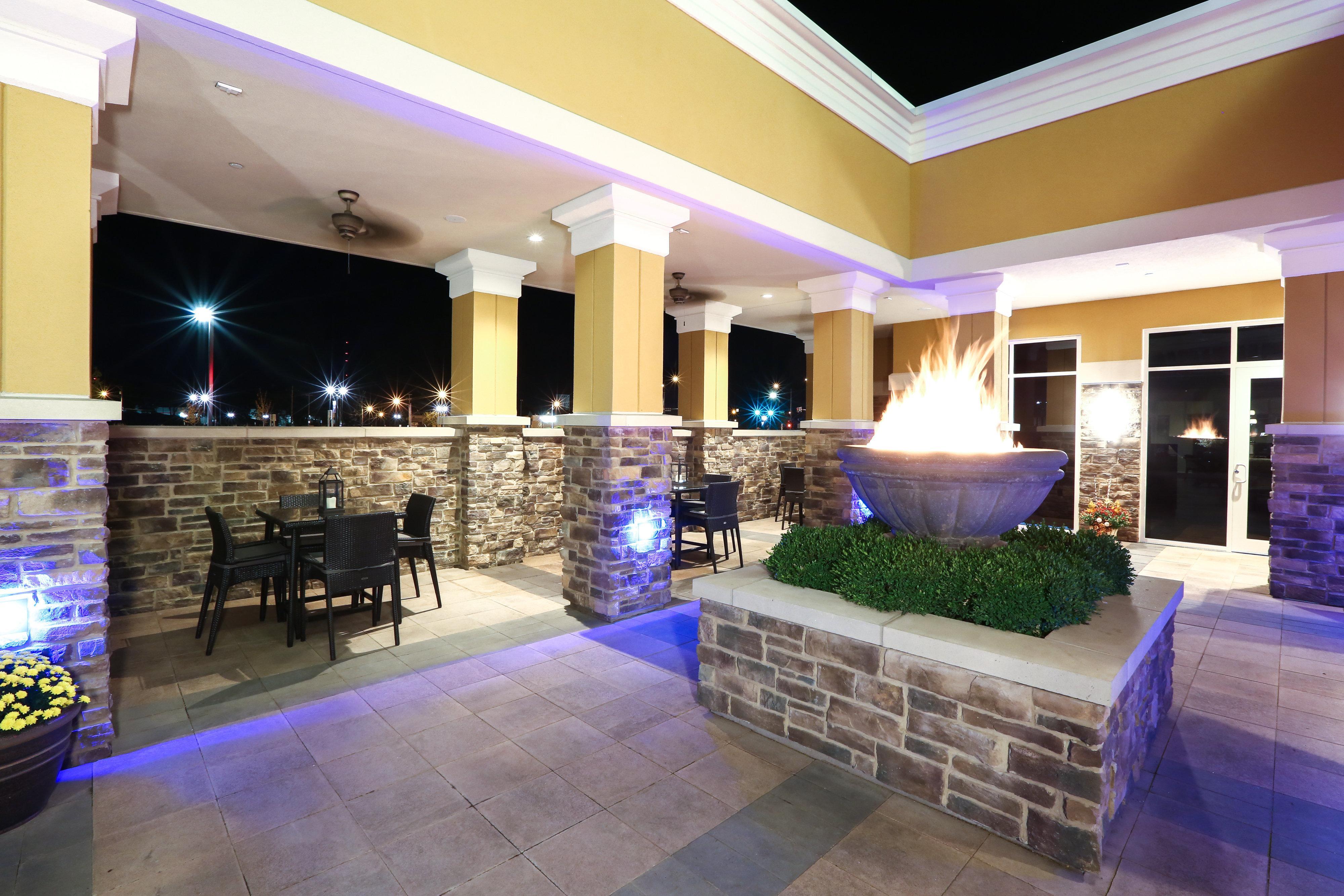 Holiday Inn And Suites East Peoria By Ihg Ngoại thất bức ảnh