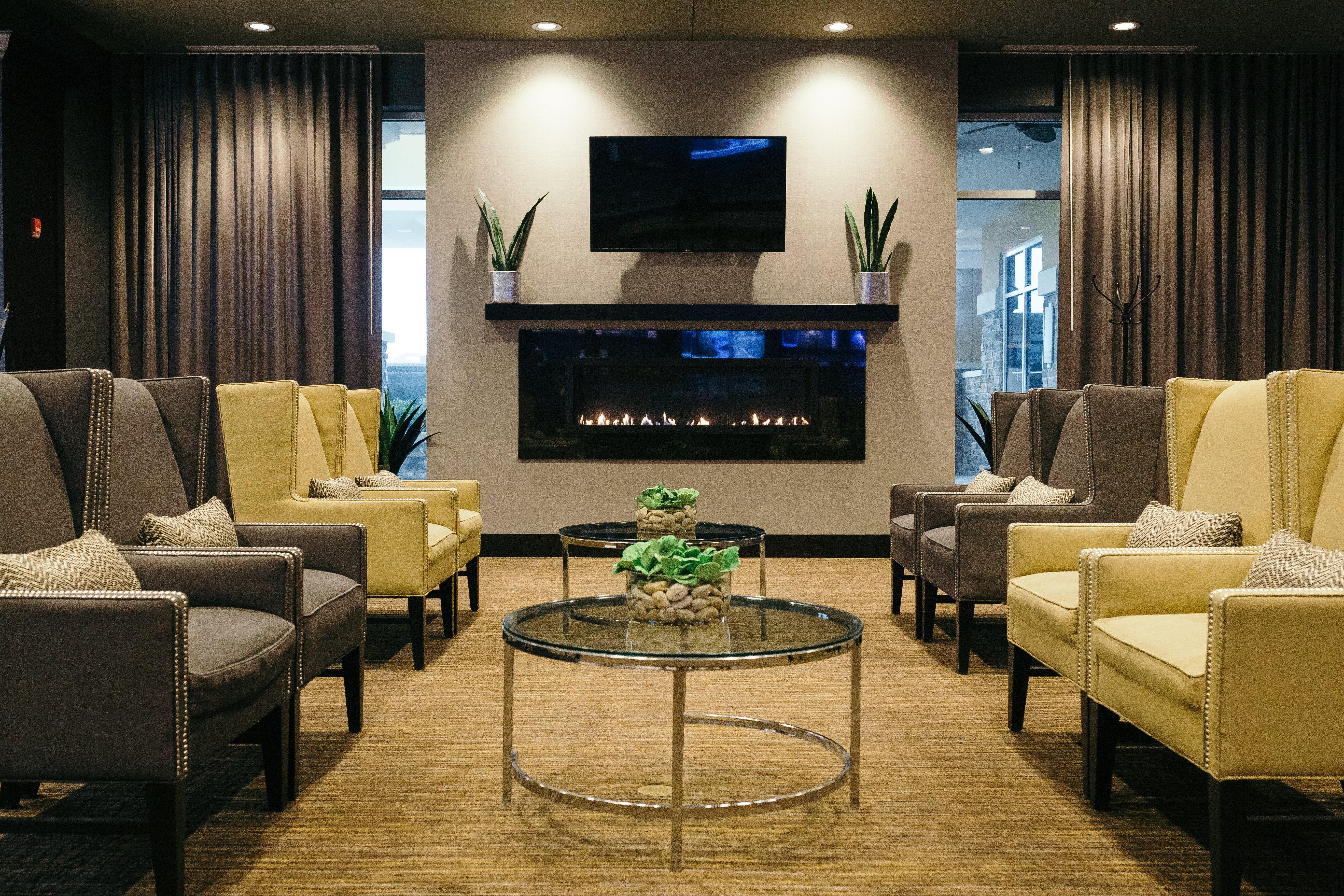 Holiday Inn And Suites East Peoria By Ihg Ngoại thất bức ảnh